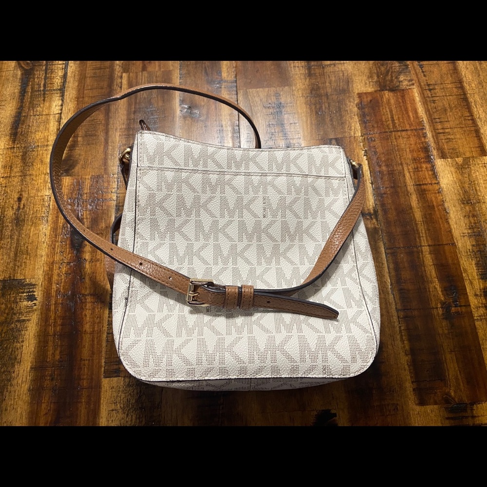 Michael Kors Crossbody - Picture 2 of 2